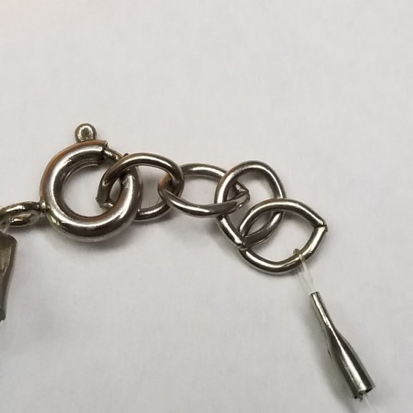 ✅1026I Unbranded Illusion Necklace with Clear Crystal in Silver Tone Metal - Picture 6 of 9